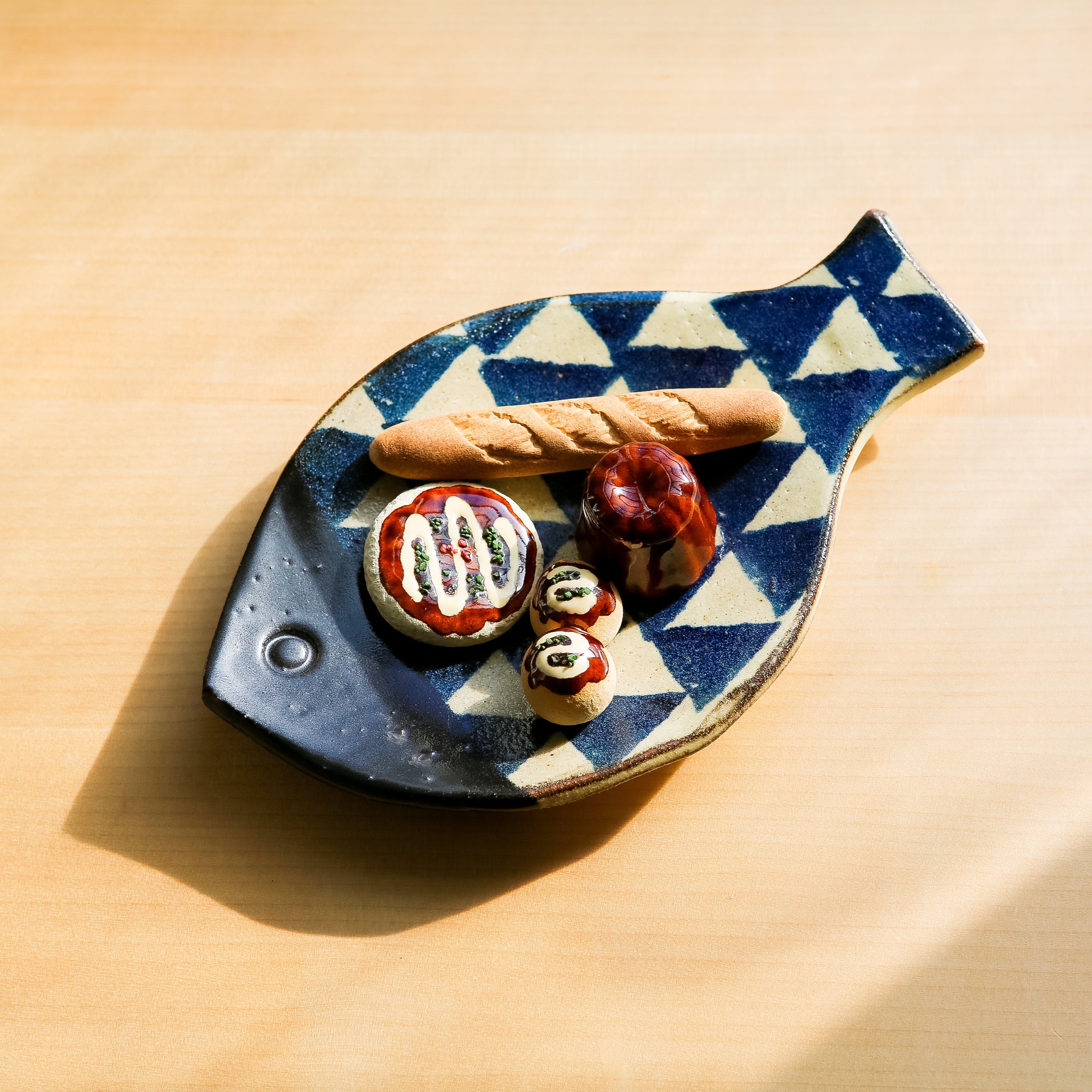 Chopstick Rest, Canelé