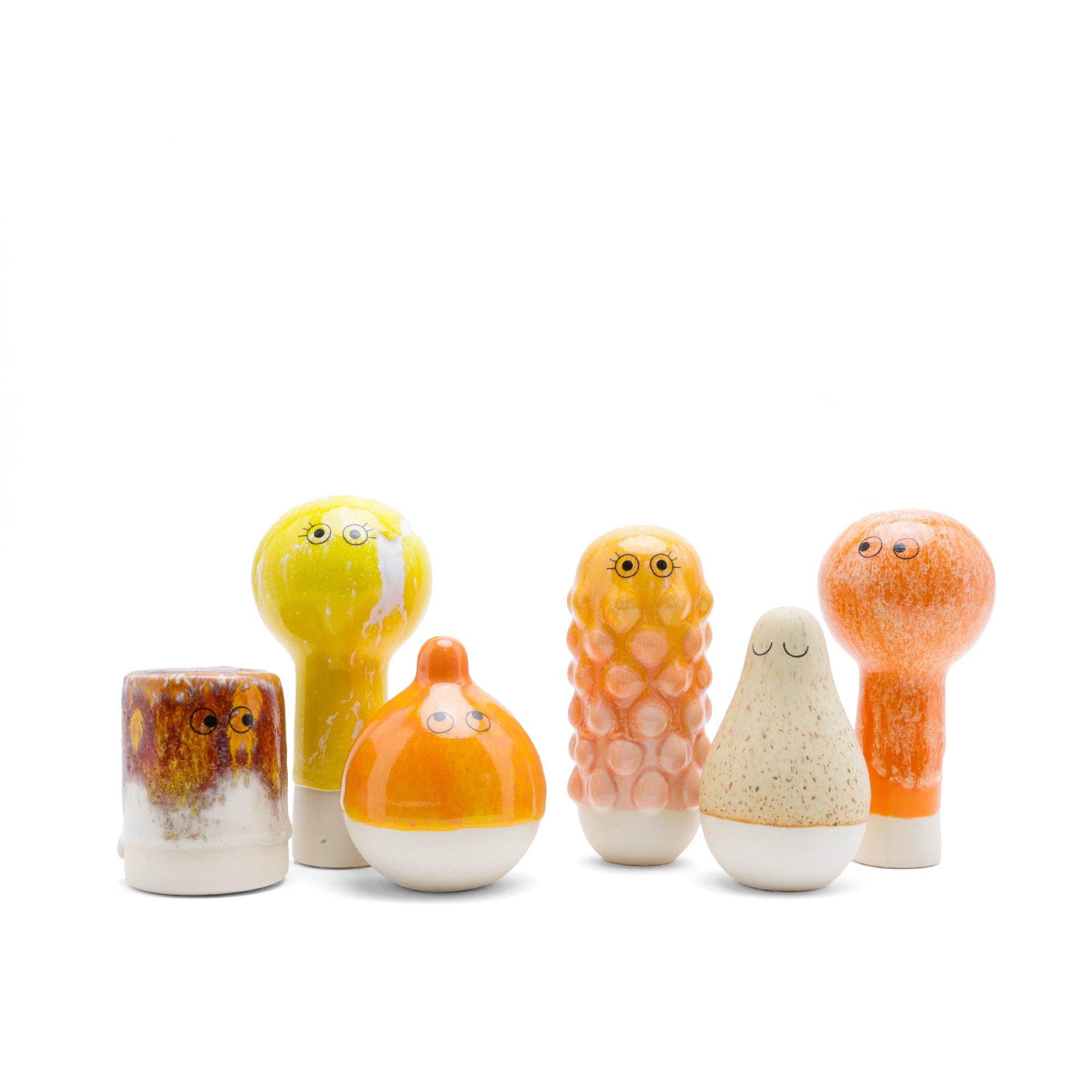 Familia Sculpture, Orange/Yellow Family – Little King