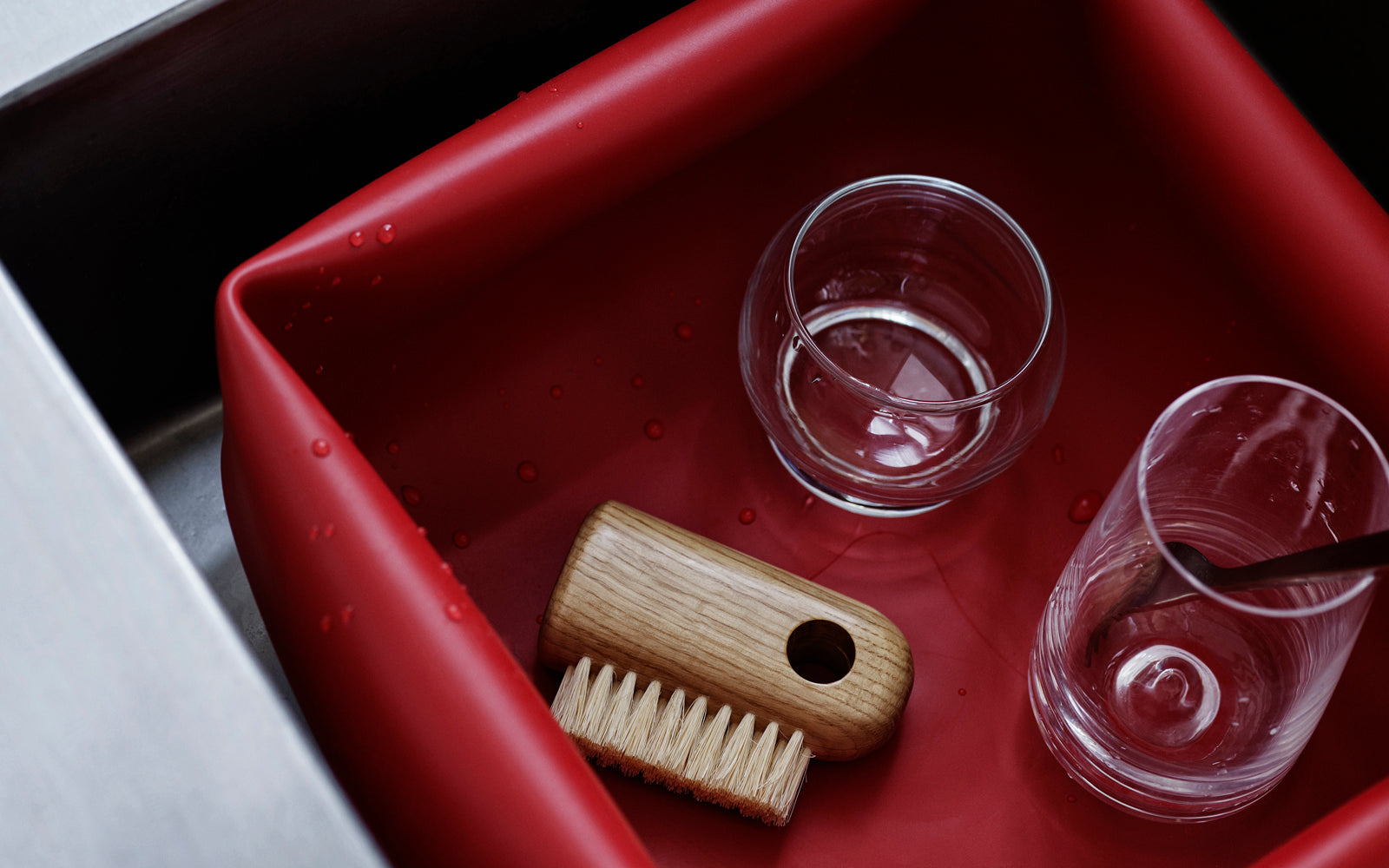 Washing Up Bowl and Brush