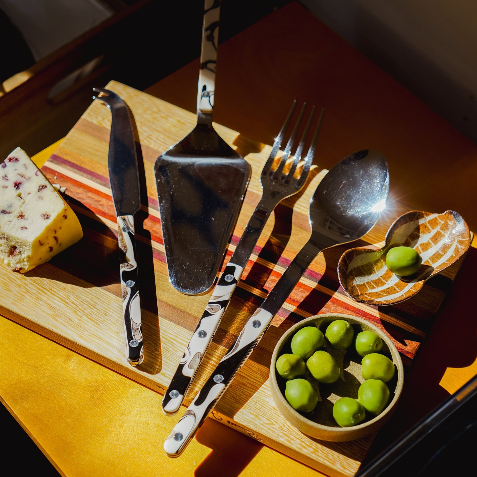 Essential Serving Set of 4, Bistrot Solid Dune Black