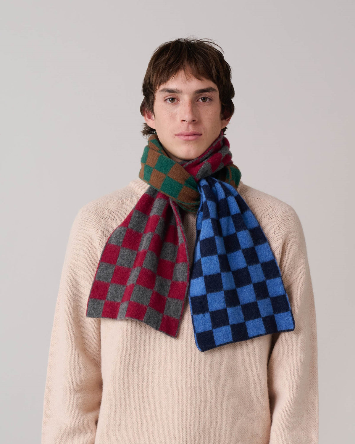 Cosmic Checkerboard Scarf, Slowmotion