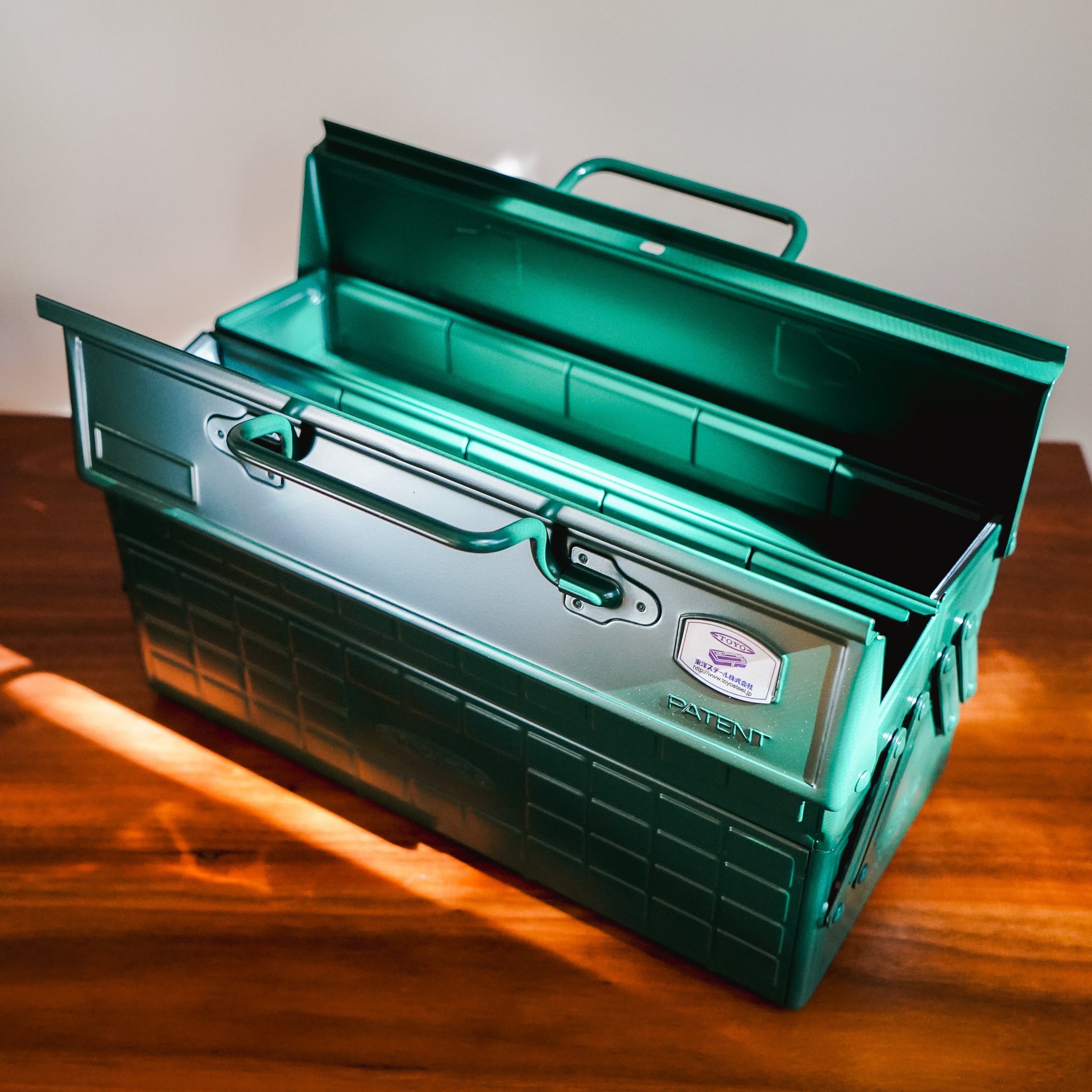 Antique Green Toyo Steel Toolbox | Cantilever Lid | Upper Storage Trays, Style ST-350
