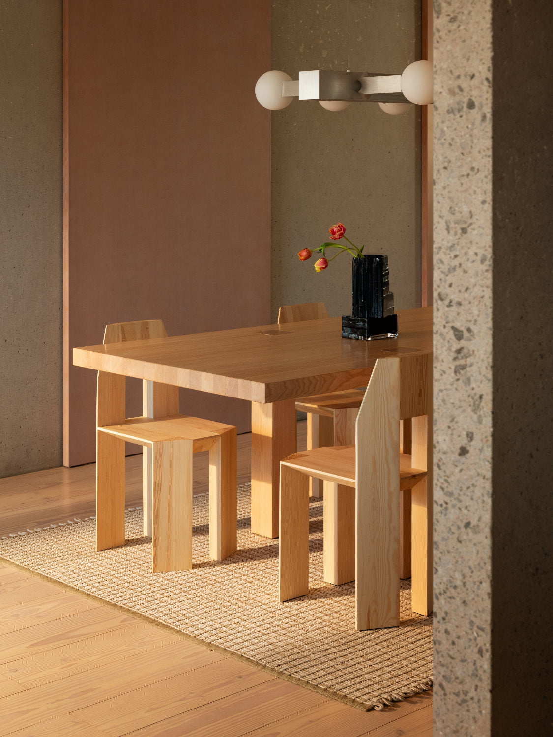 Min Chair