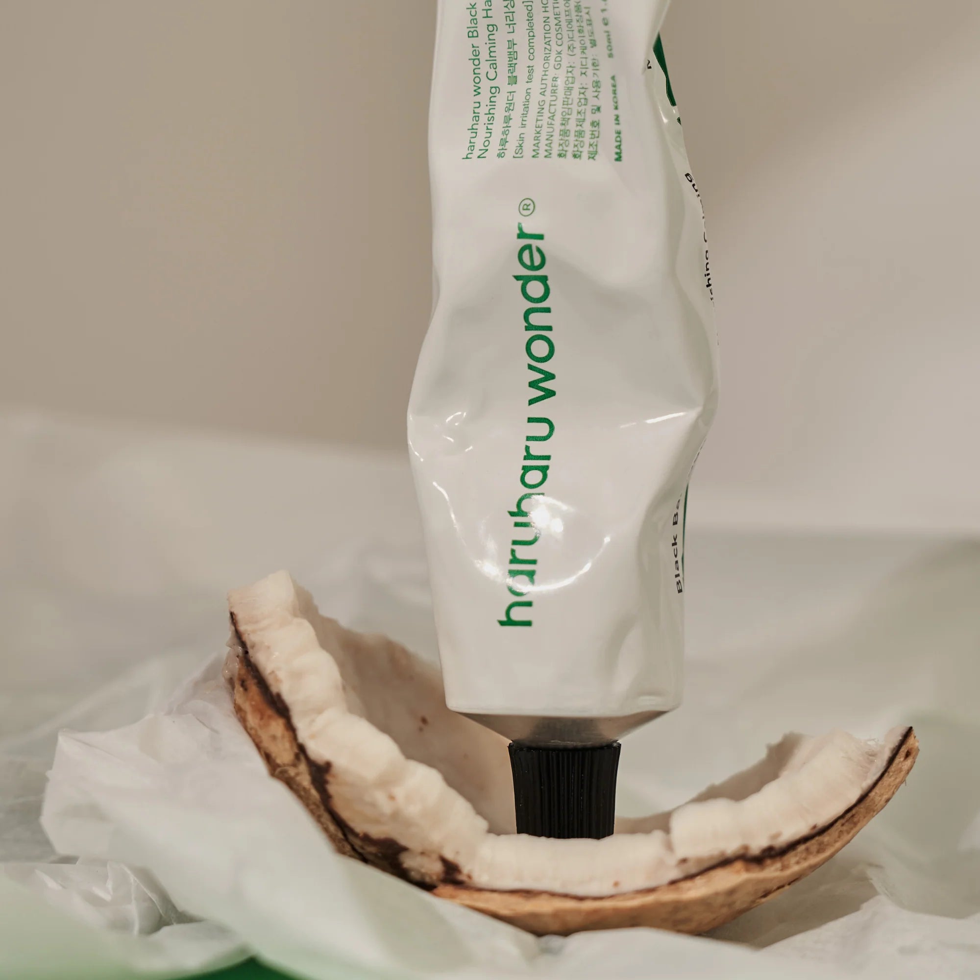 Black Bamboo Nourishing Calming Hand & Nail Cream, 50 mL.