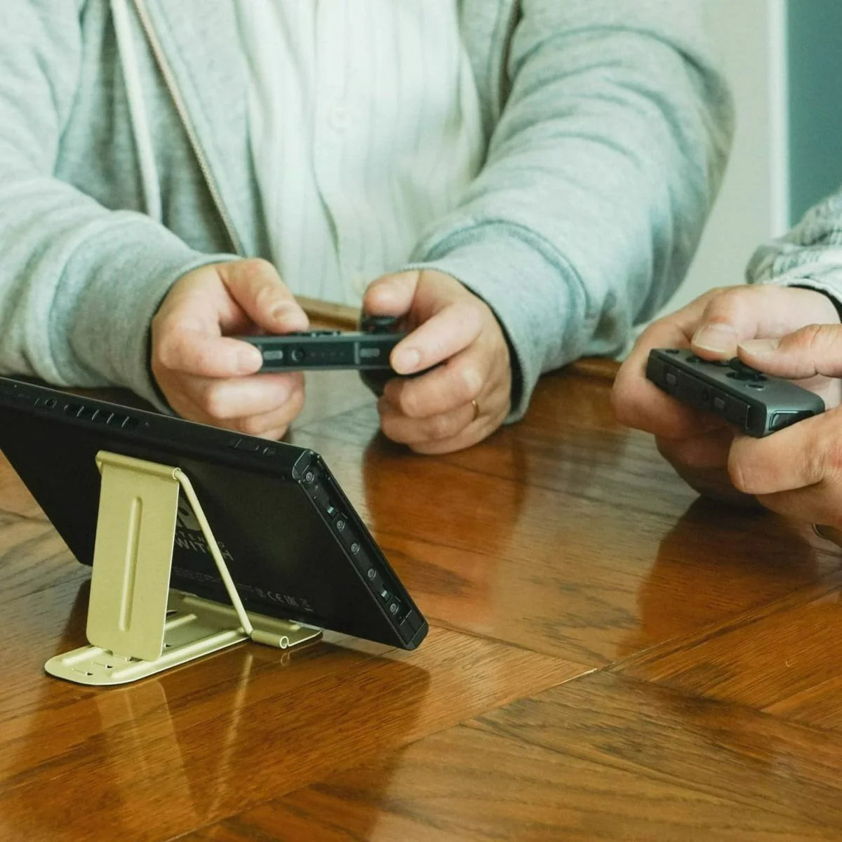 Metal Gadget Stand