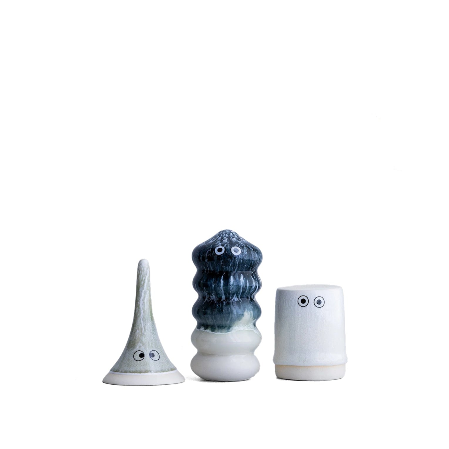 Familia Sculpture, Monochrome Family
