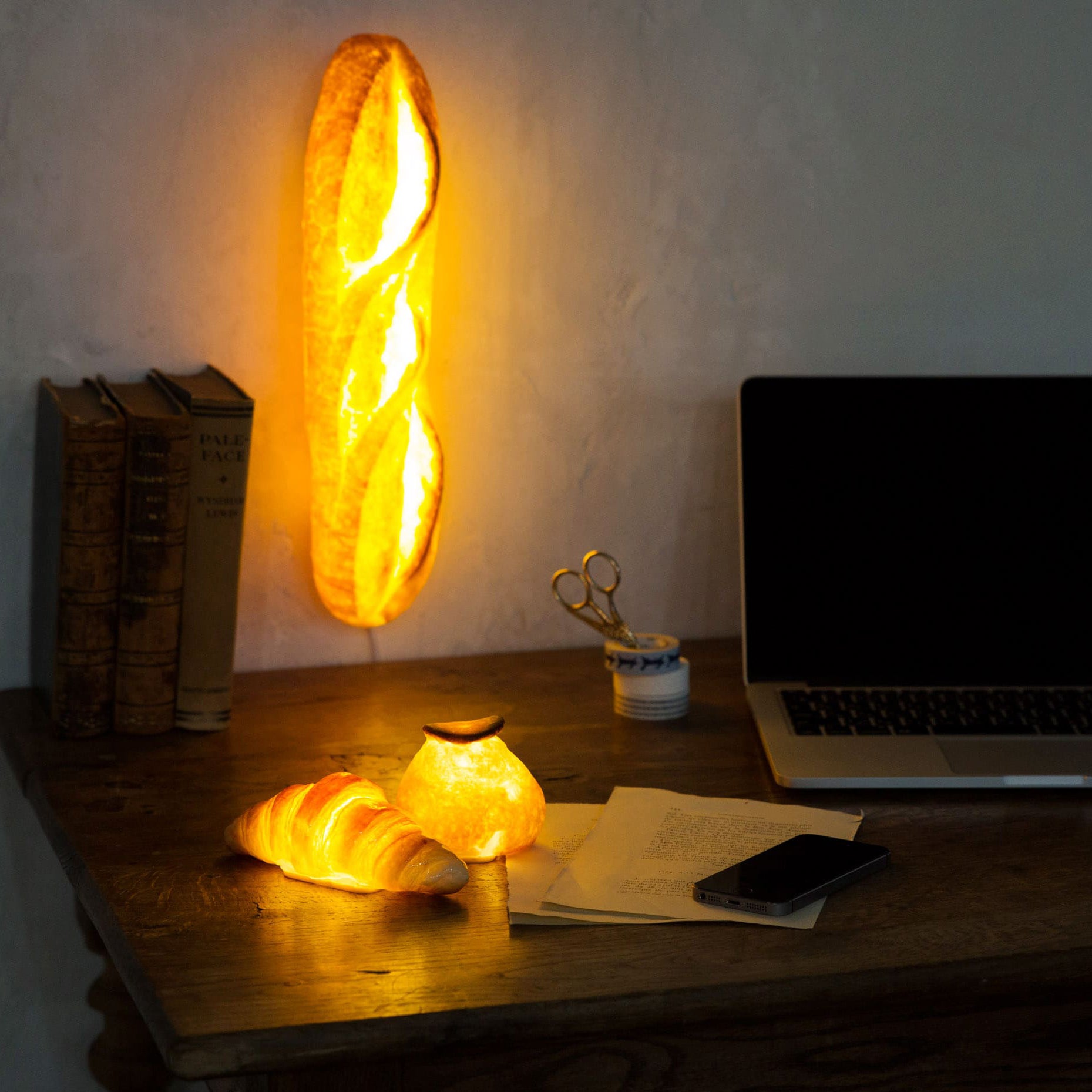 Batard Lamp