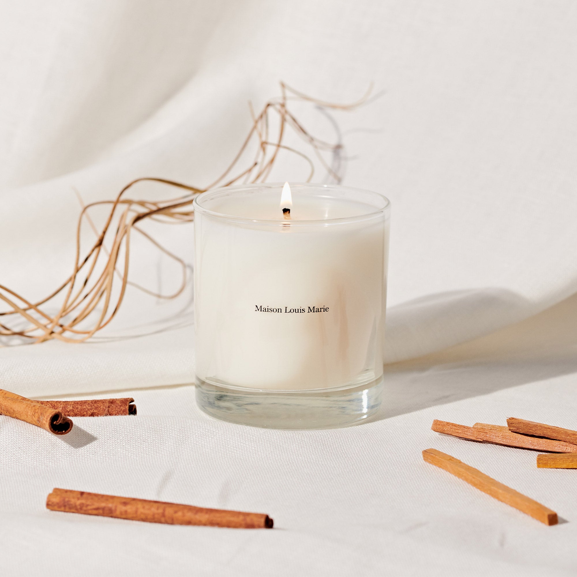 candle no.04 bois de balincourt